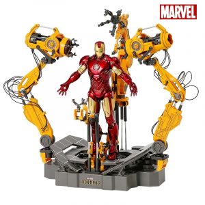 Marvel Figura de acción grande con armadura extraíble y brazos robóticos